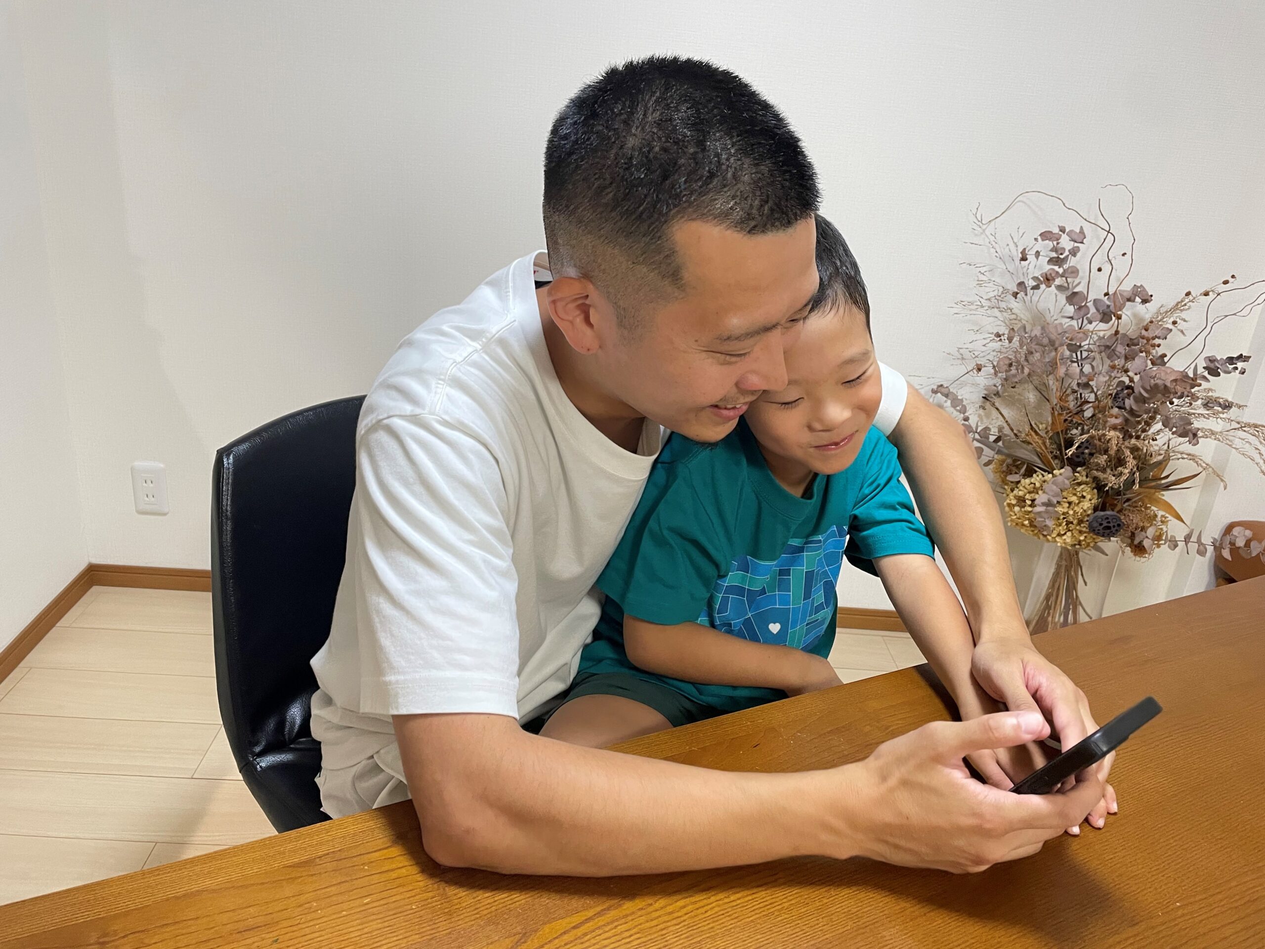 親子の絆を深める創作体験：息子の成長の想い出をTシャツに乗せて